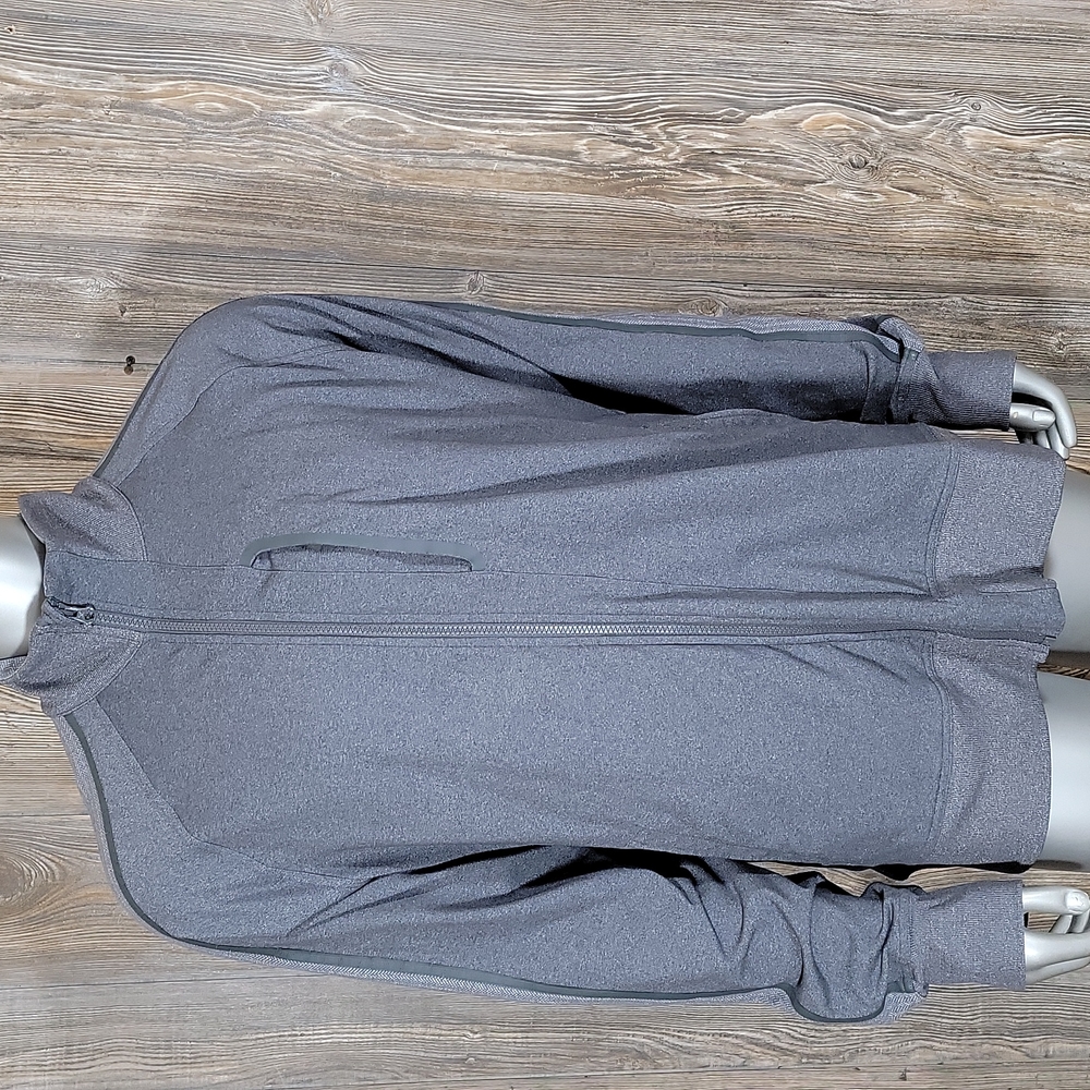 Lululemon man's  sweater size xl